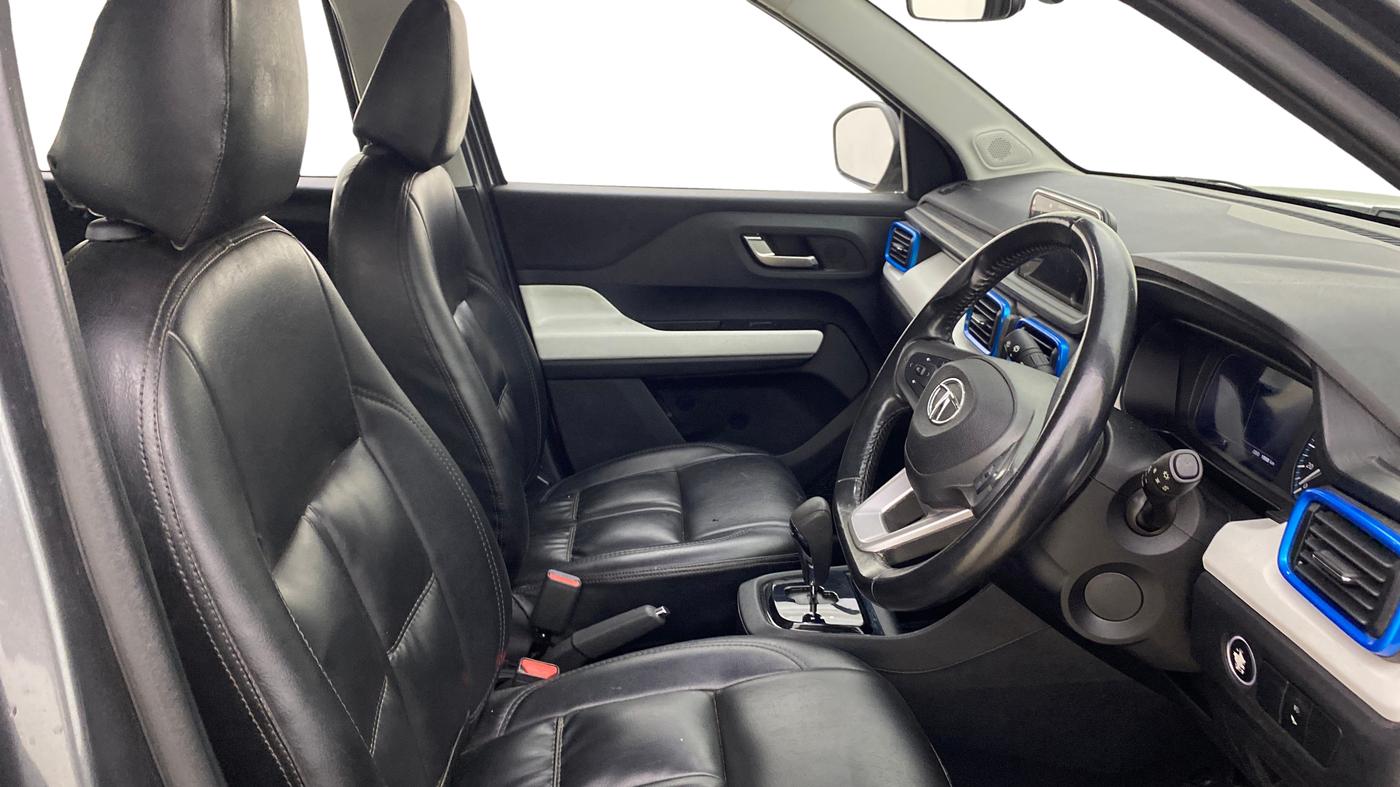 2021 Tata PUNCH CREATIVE  iRA PACK AMT, Petrol, Automatic, 19,008 km, Right Side Front Door Cabin
