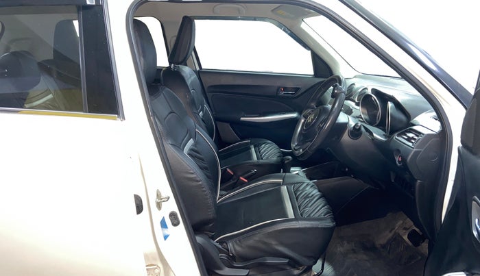 2020 Maruti Swift ZXI AMT, Petrol, Automatic, 33,817 km, Right Side Front Door Cabin
