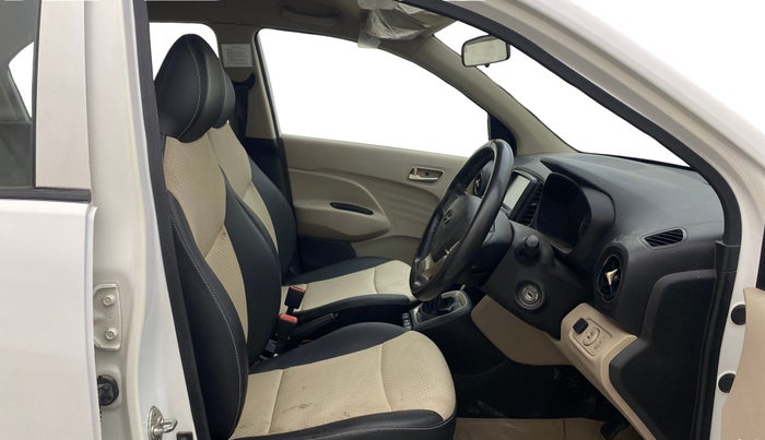 2018 Hyundai NEW SANTRO SPORTZ CNG, CNG, Manual, 94,346 km, Right Side Front Door Cabin