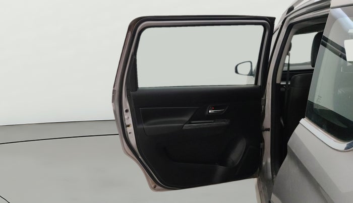 2019 Maruti XL6 ALPHA AT, Petrol, Automatic, 1,28,249 km, LHS Rear Door