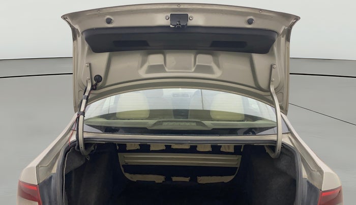 2013 Skoda Rapid AMBITION 1.6 TDI CR MT, Diesel, Manual, 1,14,039 km, Boot Door Open