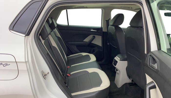 2021 Volkswagen TAIGUN TOPLINE 1.0 TSI MT, Petrol, Manual, 69,800 km, Right Side Rear Door Cabin