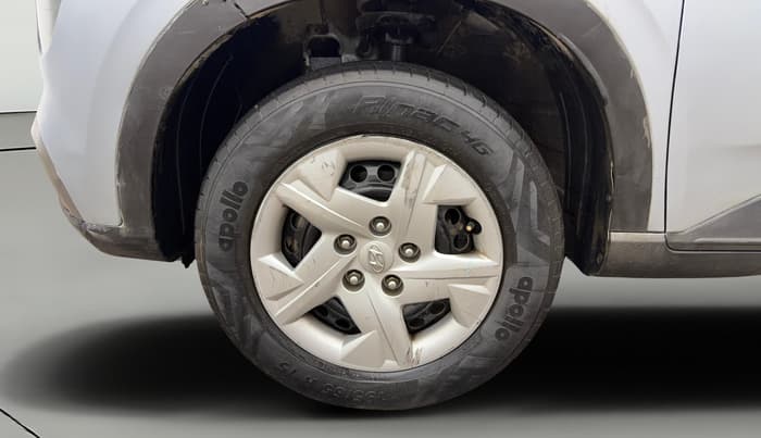 2021 Hyundai VENUE S 1.2, Petrol, Manual, 29,326 km, Left Front Wheel