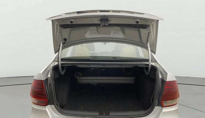 2016 Volkswagen Vento HIGHLINE 1.6 MPI, Petrol, Manual, 98,199 km, Boot Door Open