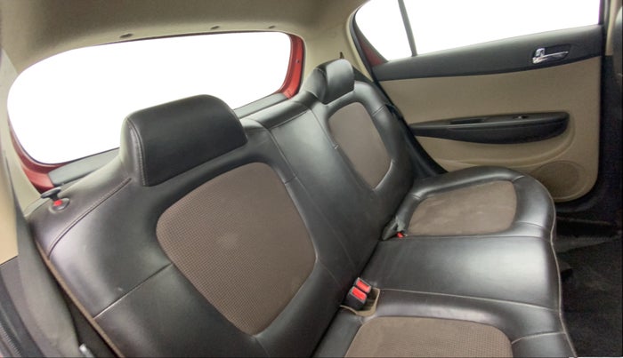 2013 Hyundai i20 MAGNA 1.2, Petrol, Manual, 90,911 km, Right Side Rear Door Cabin