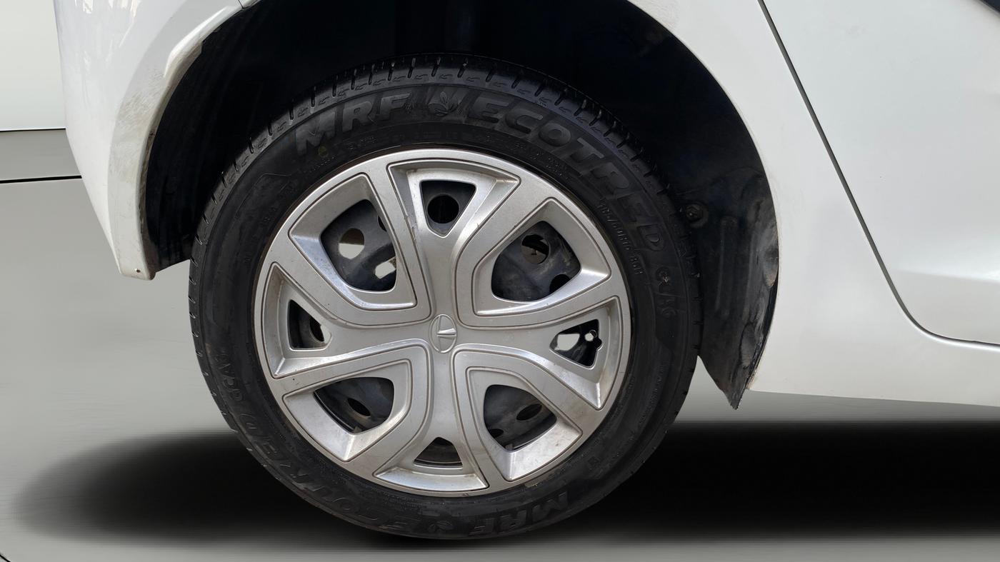 2023 Tata ALTROZ XTA, Petrol, Automatic, 20,449 km, Right Rear Wheel