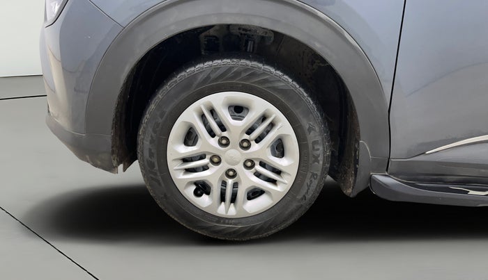 2022 KIA CARENS PRESTIGE 1.5 PETROL 7 STR, Petrol, Manual, 34,307 km, Left Front Wheel