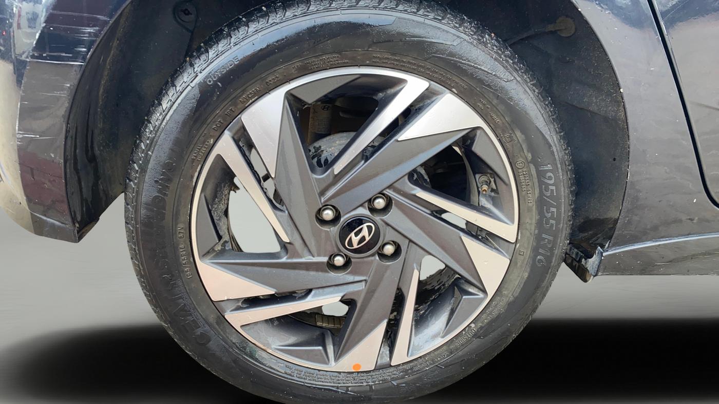 2022 Hyundai NEW I20 ASTA (O) 1.2 MT, Petrol, Manual, 41,886 km, Right Rear Wheel