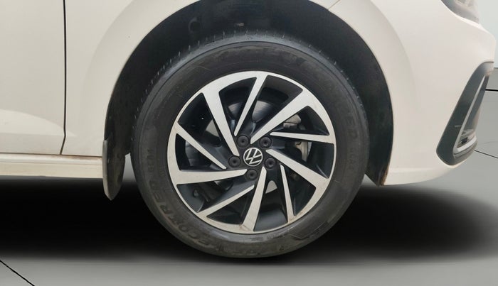 2022 Volkswagen VIRTUS TOPLINE TSI 1.0 AT, Petrol, Automatic, 11,979 km, Right Front Wheel
