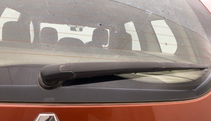 2017 Renault Duster 110 PS RXZ 4X2 AMT DIESEL, Diesel, Automatic, 1,41,803 km, Rear Wiper