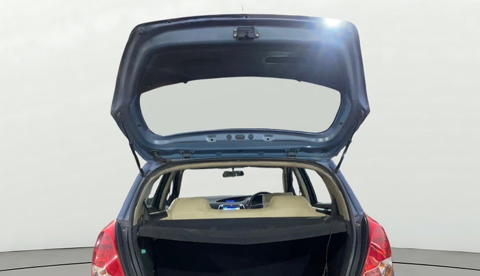 2013 Hyundai i20 MAGNA (O) 1.2, Petrol, Manual, 1,07,680 km, Boot Door Open