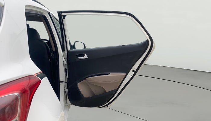 2016 Hyundai Grand i10 SPORTZ 1.2 KAPPA VTVT, CNG, Manual, 97,381 km, RHS Rear Door