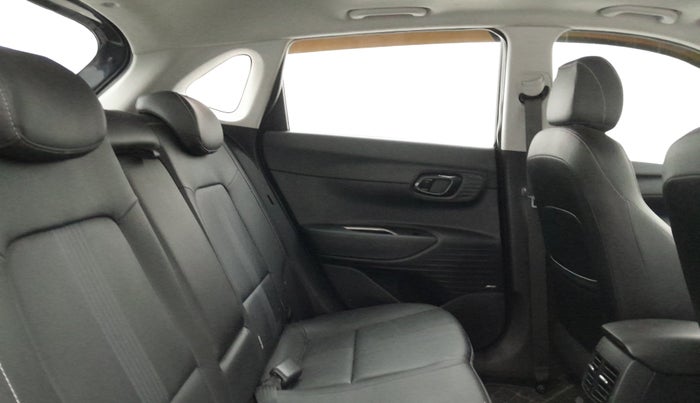 2022 Hyundai NEW I20 ASTA (O) 1.0 TURBO GDI DCT, Petrol, Automatic, 33,215 km, Right Side Rear Door Cabin