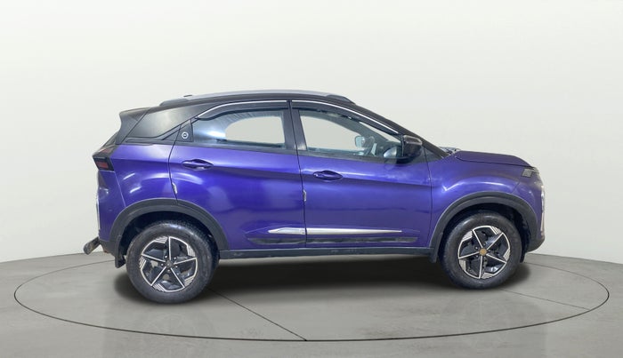 2023 Tata NEXON FEARLESS + SUNROOF DUAL TONE 1.2 PETROL, Petrol, Manual, 35,497 km, Right Side View