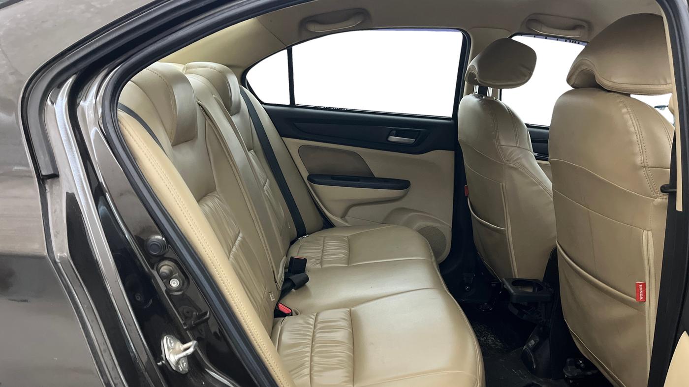 2019 Honda Amaze 1.2L I-VTEC S, CNG, Manual, 94,712 km, Right Side Rear Door Cabin