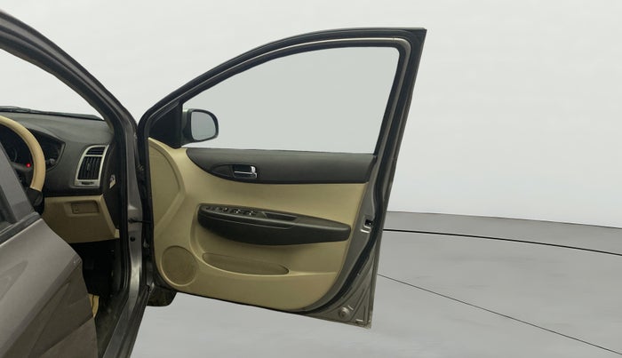 2014 Hyundai Elite i20 SPORTZ 1.4 CRDI, Diesel, Manual, 1,37,256 km, RHS Front Door