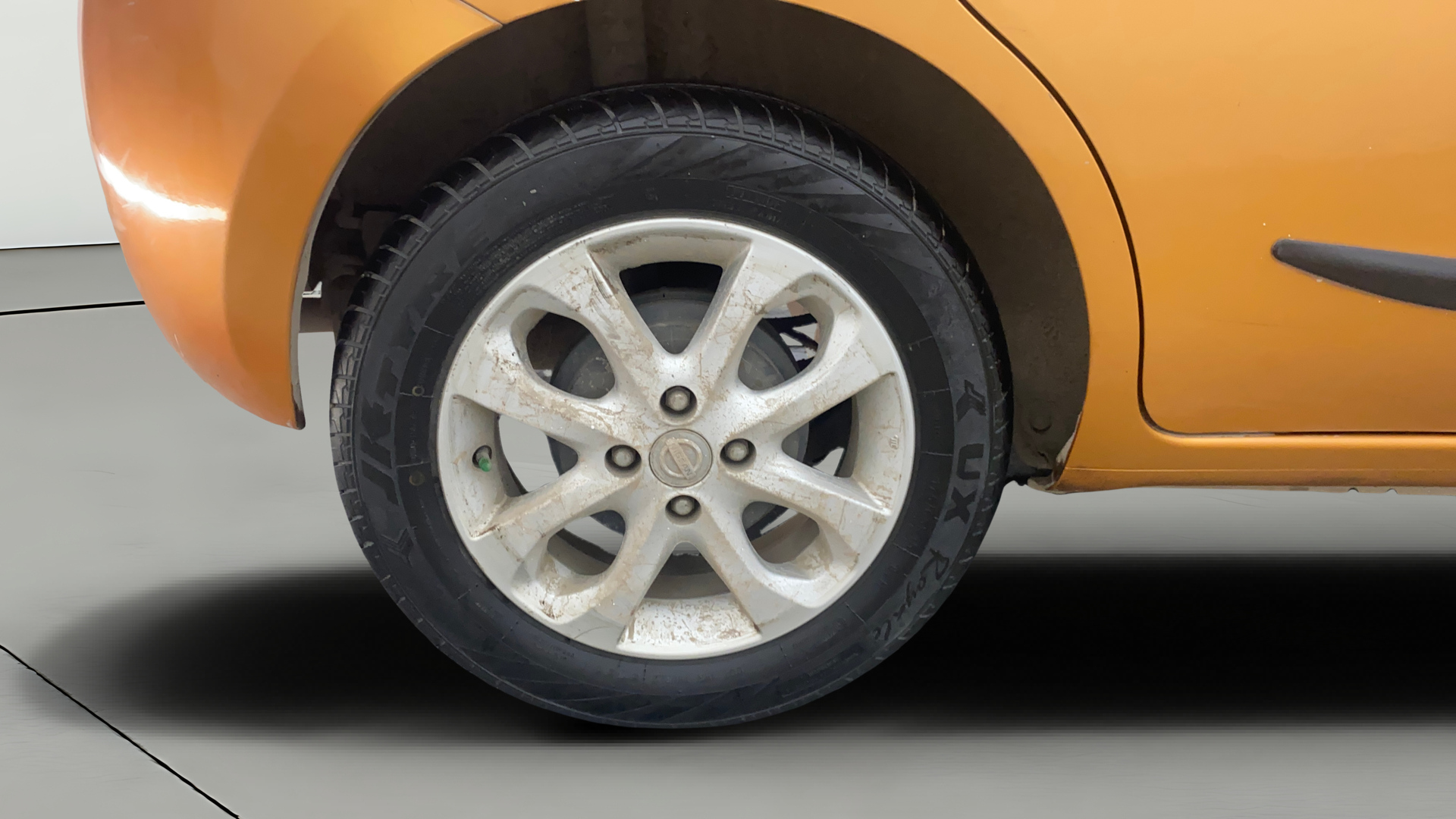 camera-Right-Rear-Wheel