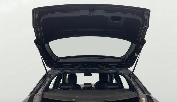 2022 Tata ALTROZ XZ PLUS PETROL DARK EDITION, Petrol, Manual, 33,678 km, Boot Door Open