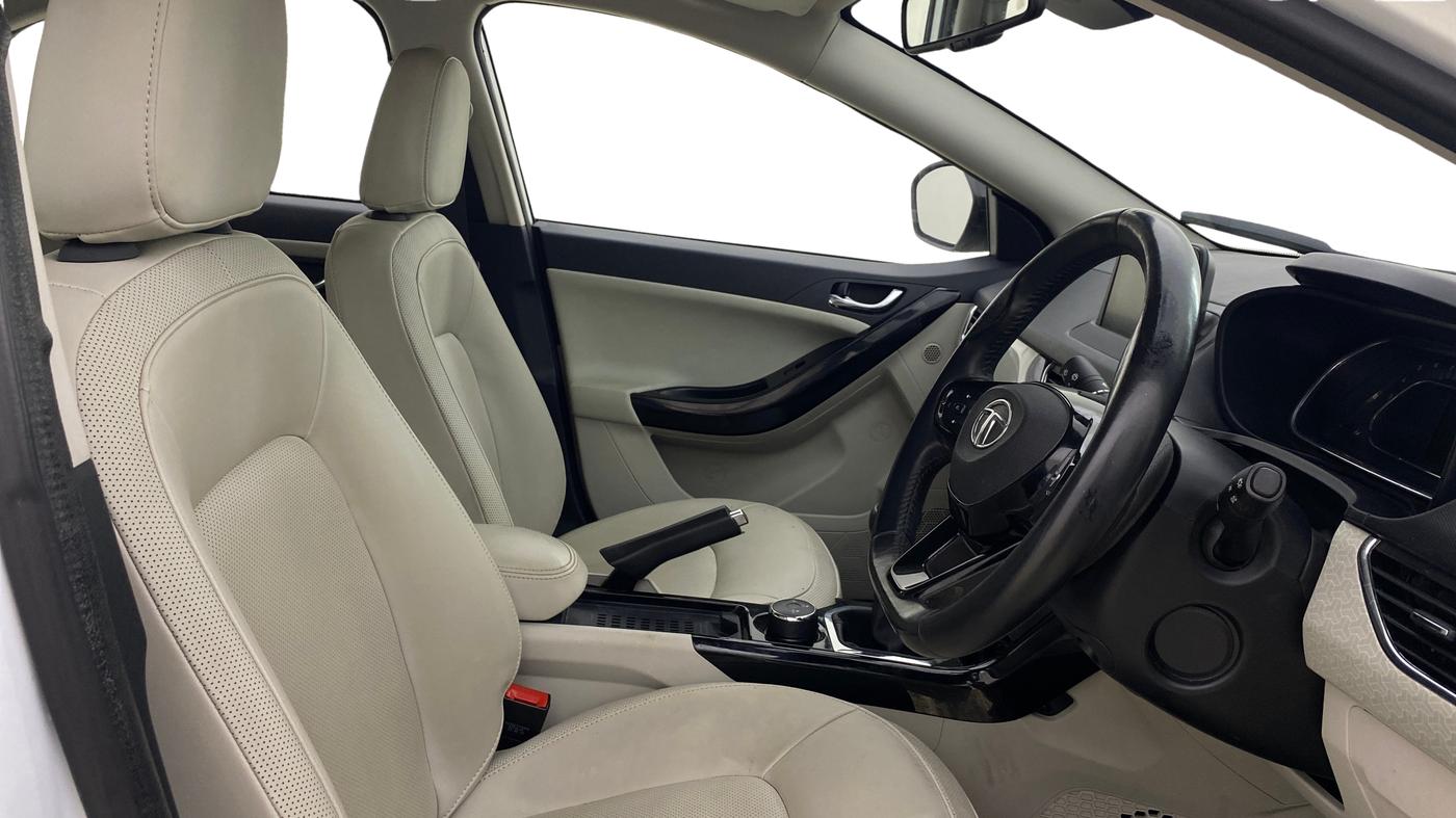 2023 Tata NEXON XZ Plus LUX, Petrol, Manual, 34,354 km, Right Side Front Door Cabin