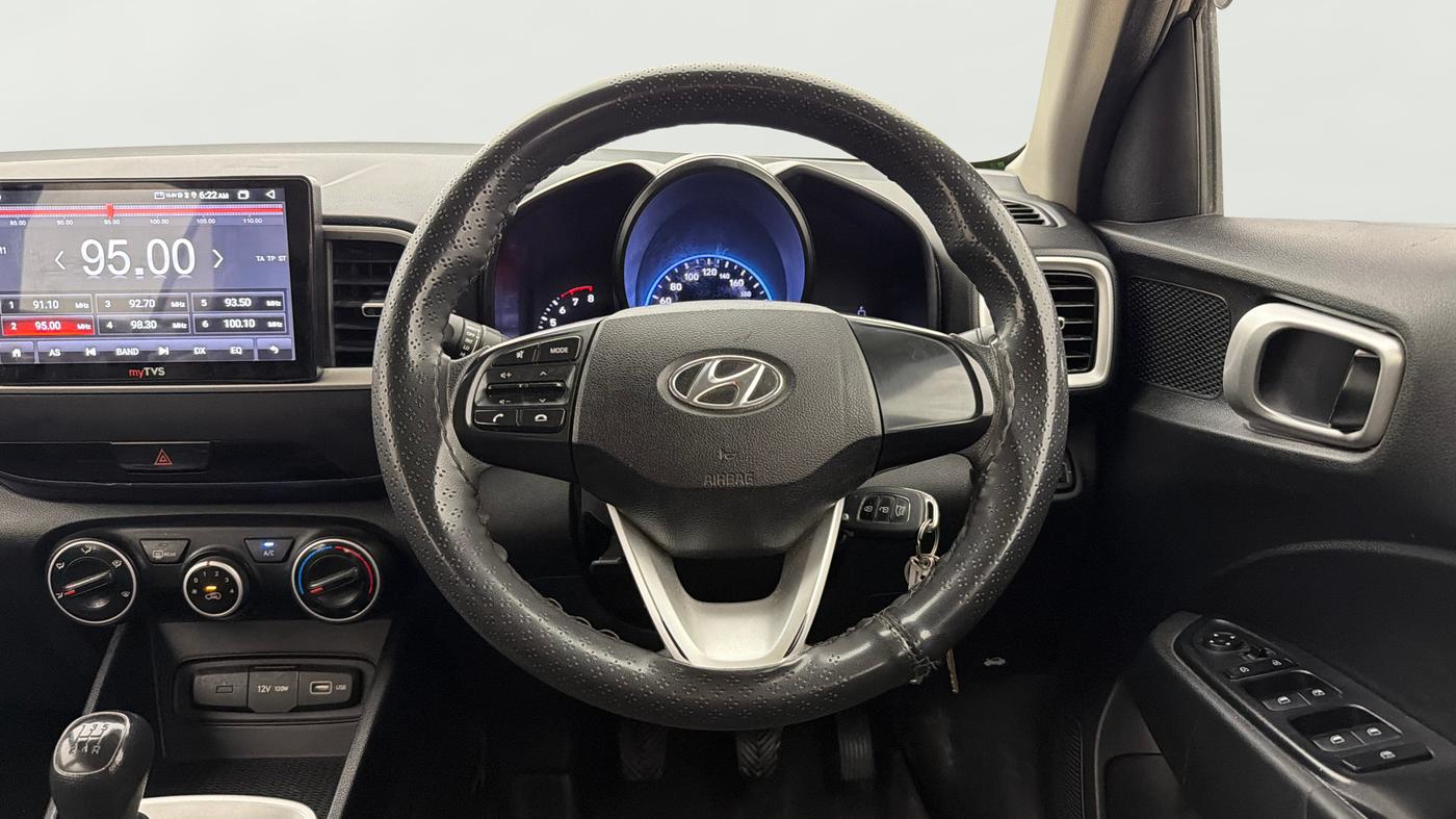 2021 Hyundai VENUE S 1.2, Petrol, Manual, 42,245 km, Steering Wheel Close Up