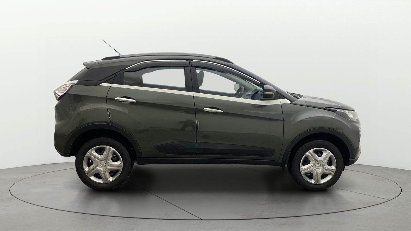 2023 Tata NEXON XM SUNROOF PETROL, Petrol, Manual, 38,495 km, Right Side View