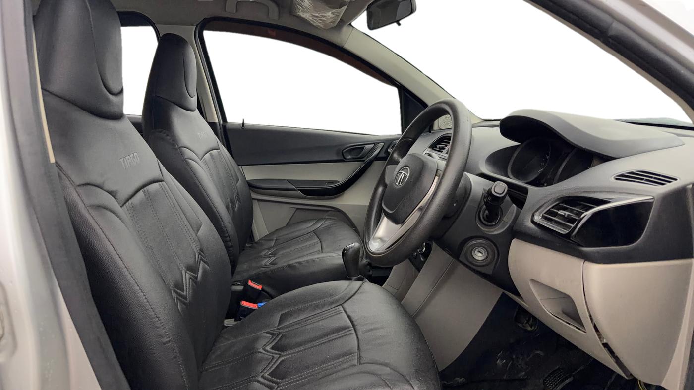2017 Tata Tiago XT PETROL, Petrol, Manual, 71,597 km, Right Side Front Door Cabin