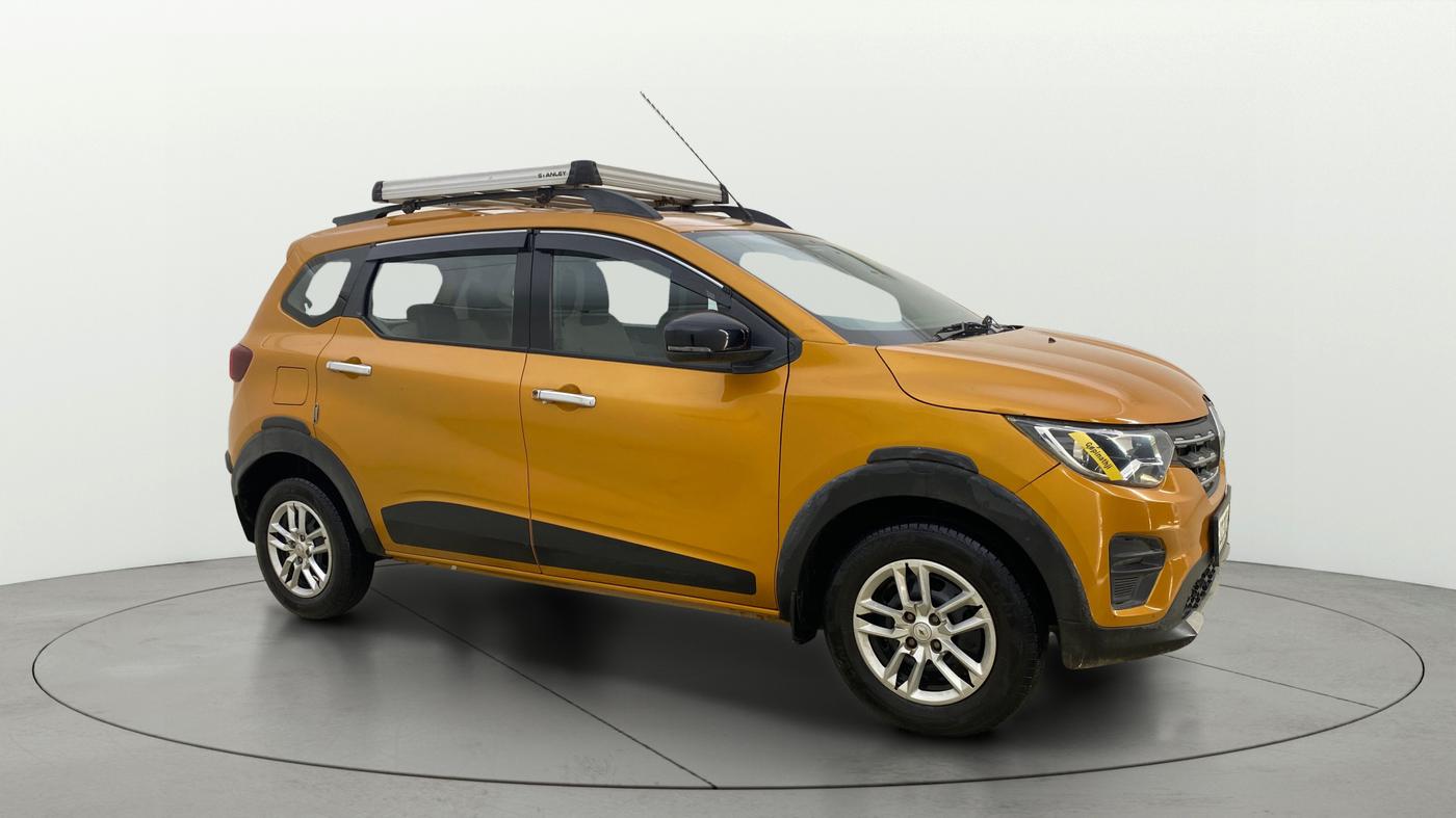 2022 Renault TRIBER RXT, Petrol, Manual, 1,02,055 km, Right Front Diagonal