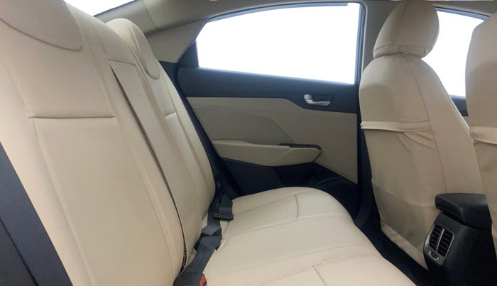 2018 Hyundai Verna 1.6 EX VTVT AT, Petrol, Automatic, 79,682 km, Right Side Rear Door Cabin