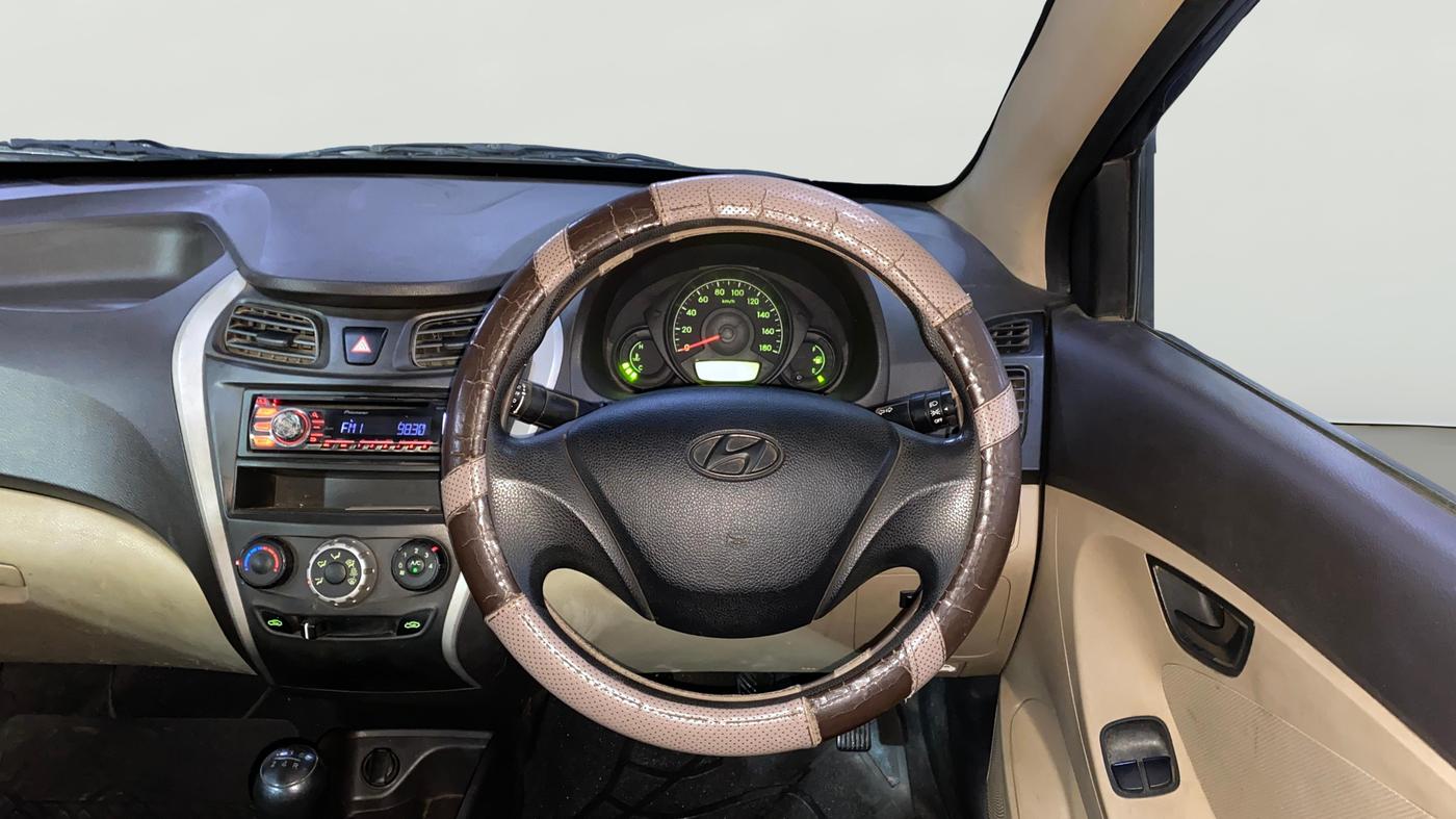 2015 Hyundai Eon ERA +, Petrol, Manual, 84,222 km, Steering Wheel Close Up
