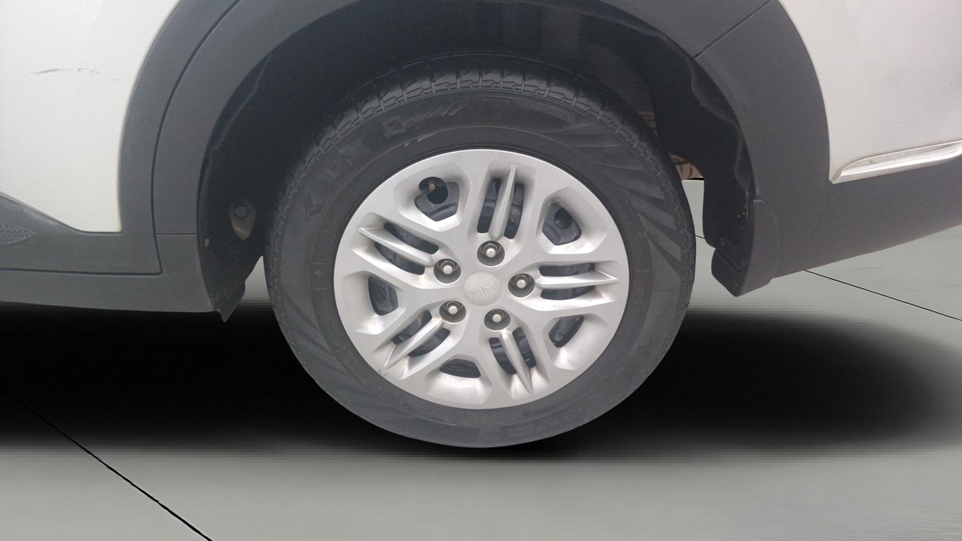 2024 KIA CARENS PRESTIGE 1.5 PETROL 7 STR, Petrol, Manual, 25,102 km, Left Rear Wheel