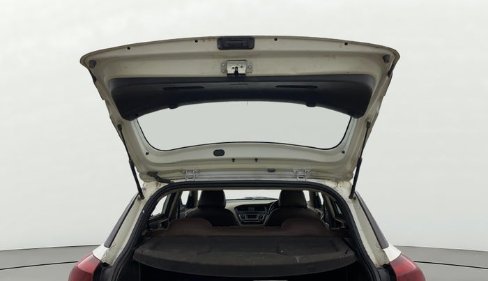 2016 Hyundai Elite i20 MAGNA 1.2, CNG, Manual, 67,089 km, Boot Door Open