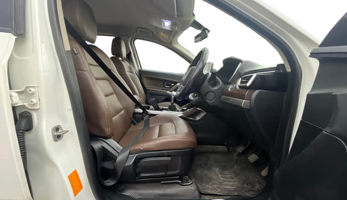 2019 Tata Harrier XZ 2.0L, Diesel, Manual, 80,830 km, Right Side Front Door Cabin