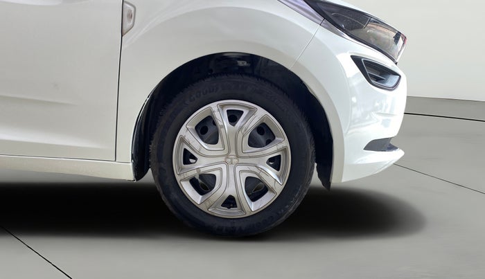 2022 Tata ALTROZ XM PLUS PETROL, Petrol, Manual, 69,373 km, Right Front Wheel
