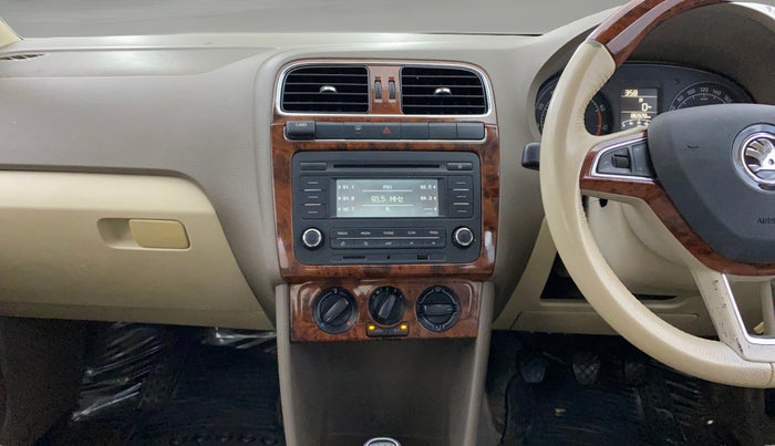 2015 Skoda Rapid AMBITION 1.6 MPI MT, Petrol, Manual, 86,889 km, Air Conditioner