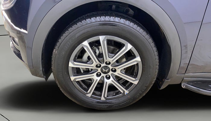 2025 Mahindra XUV700 AX 7 LUXURY D AT 7 STR, Diesel, Automatic, 15,433 km, Left Front Wheel