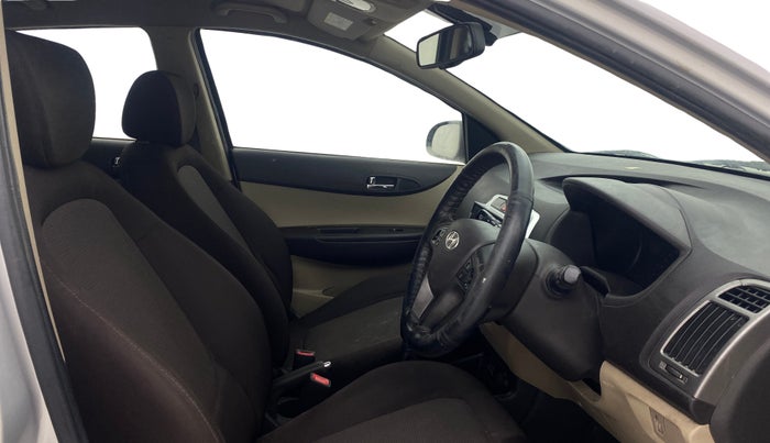 2014 Hyundai i20 ASTA 1.4 CRDI, Diesel, Manual, 1,28,408 km, Right Side Front Door Cabin