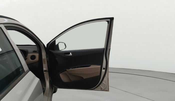 2016 Hyundai Grand i10 SPORTZ 1.2 KAPPA VTVT, CNG, Manual, 80,145 km, RHS Front Door