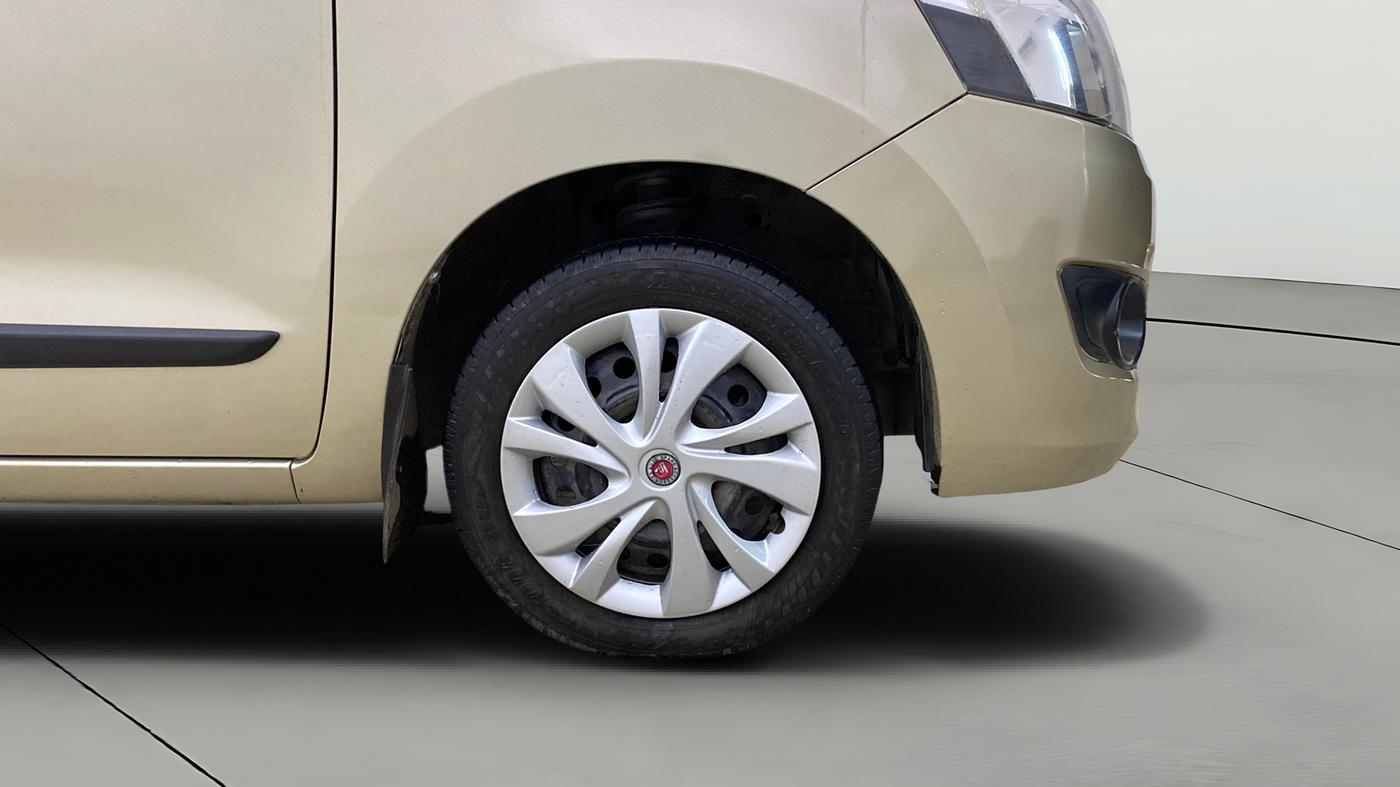 2013 Maruti Wagon R 1.0 VXI, Petrol, Manual, 1,31,557 km, Right Front Wheel