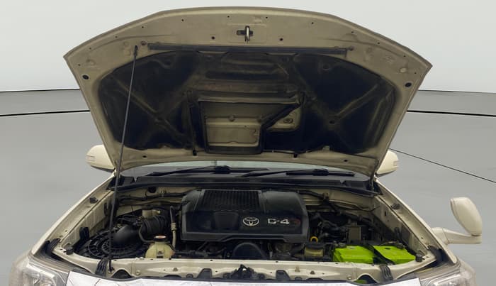 2013 Toyota Fortuner 3.0 4X2 AT, Diesel, Automatic, 1,25,493 km, Open Bonet
