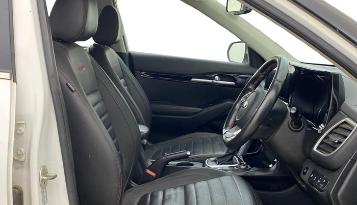 2020 KIA SELTOS GTX PLUS AT 1.5 DIESEL, Diesel, Automatic, 31,482 km, Right Side Front Door Cabin