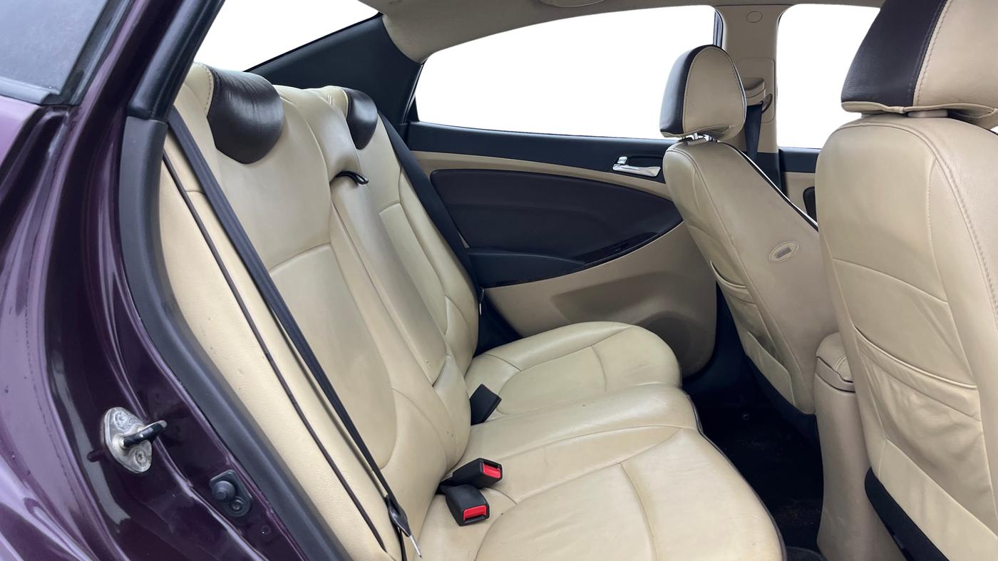 2013 Hyundai Verna FLUIDIC VTVT 1.6 EX AT, Petrol, Automatic, 88,573 km, Right Side Rear Door Cabin