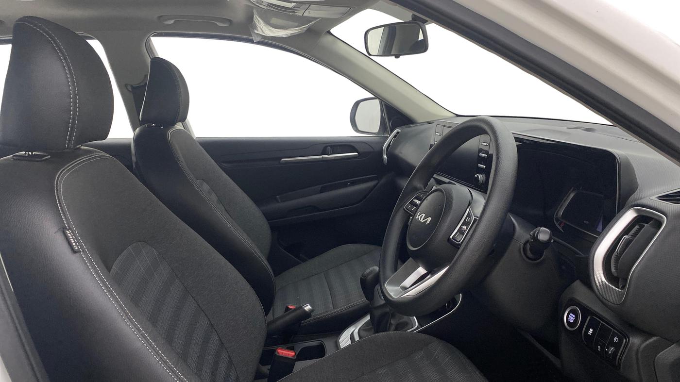 2023 KIA SONET HTK PLUS 1.0 IMT, Petrol, Manual, 19,061 km, Right Side Front Door Cabin