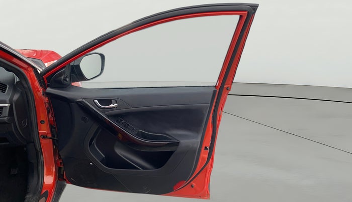 2023 Tata NEXON FEARLESS + SUNROOF DCA DUAL TONE 1.2 PETROL, Petrol, Automatic, 27,496 km, RHS Front Door