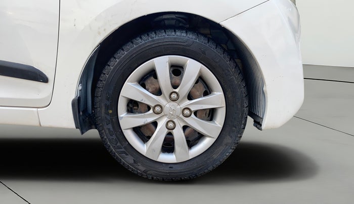 2013 Hyundai Eon MAGNA +, Petrol, Manual, 40,001 km, Right Front Wheel