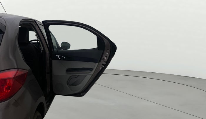 2016 Tata Tiago XZ PETROL, Petrol, Manual, 57,113 km, RHS Rear Door