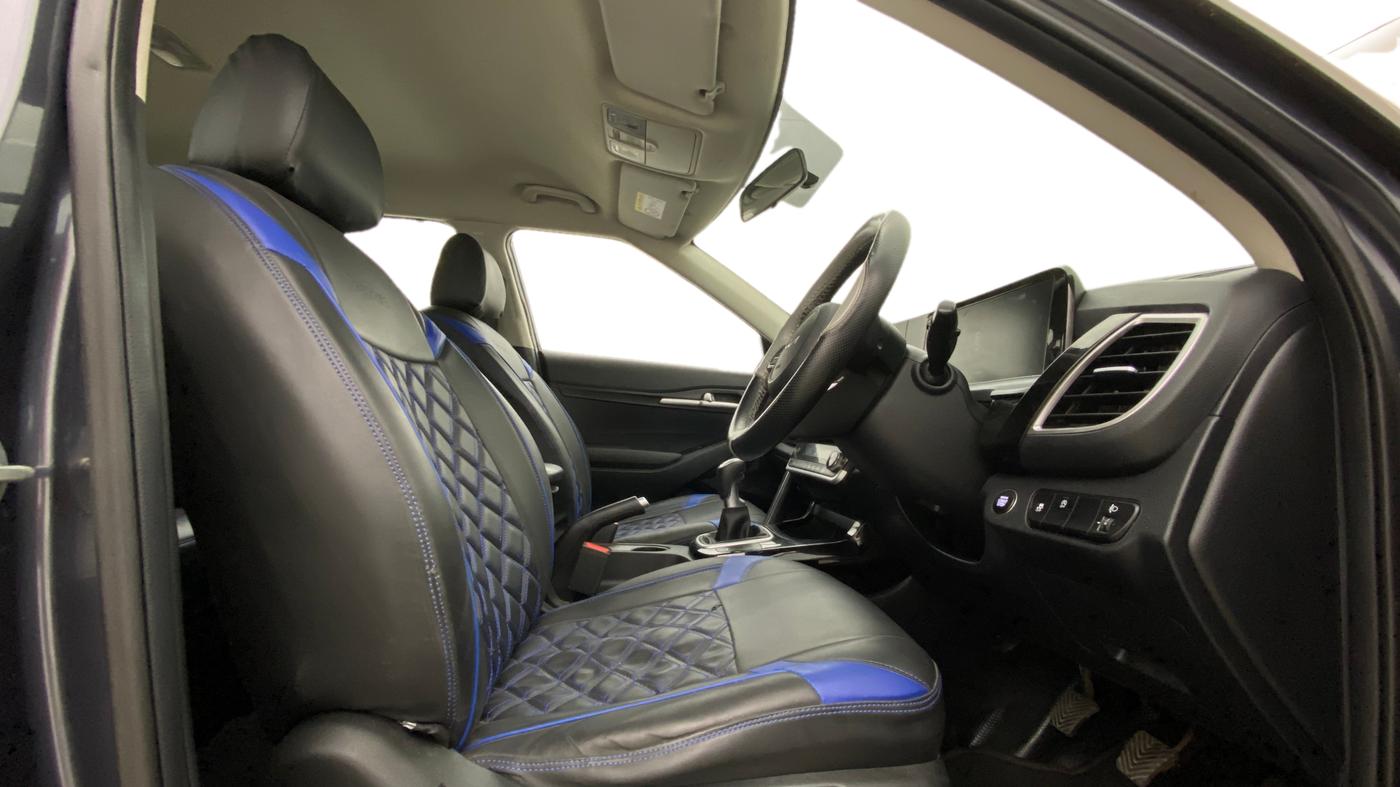 2024 KIA SELTOS  HTK PLUS 1.5 PETROL MT, Petrol, Manual, 16,528 km, Right Side Front Door Cabin