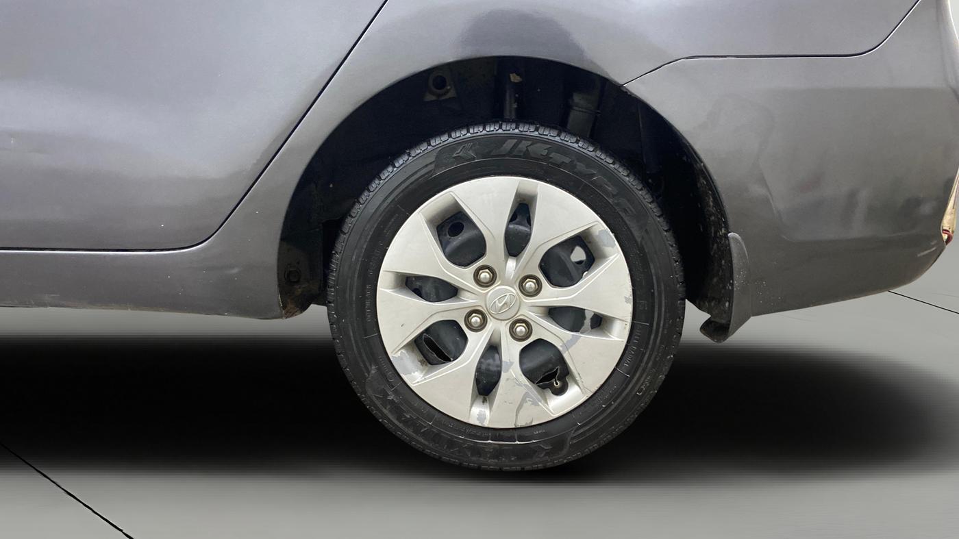 2017 Hyundai Xcent S AT 1.2, Petrol, Automatic, 64,473 km, Left Rear Wheel
