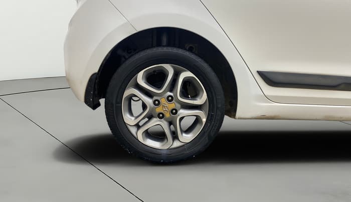 2018 Hyundai Elite i20 ASTA 1.4 CRDI (O), Diesel, Manual, 1,02,647 km, Right Rear Wheel