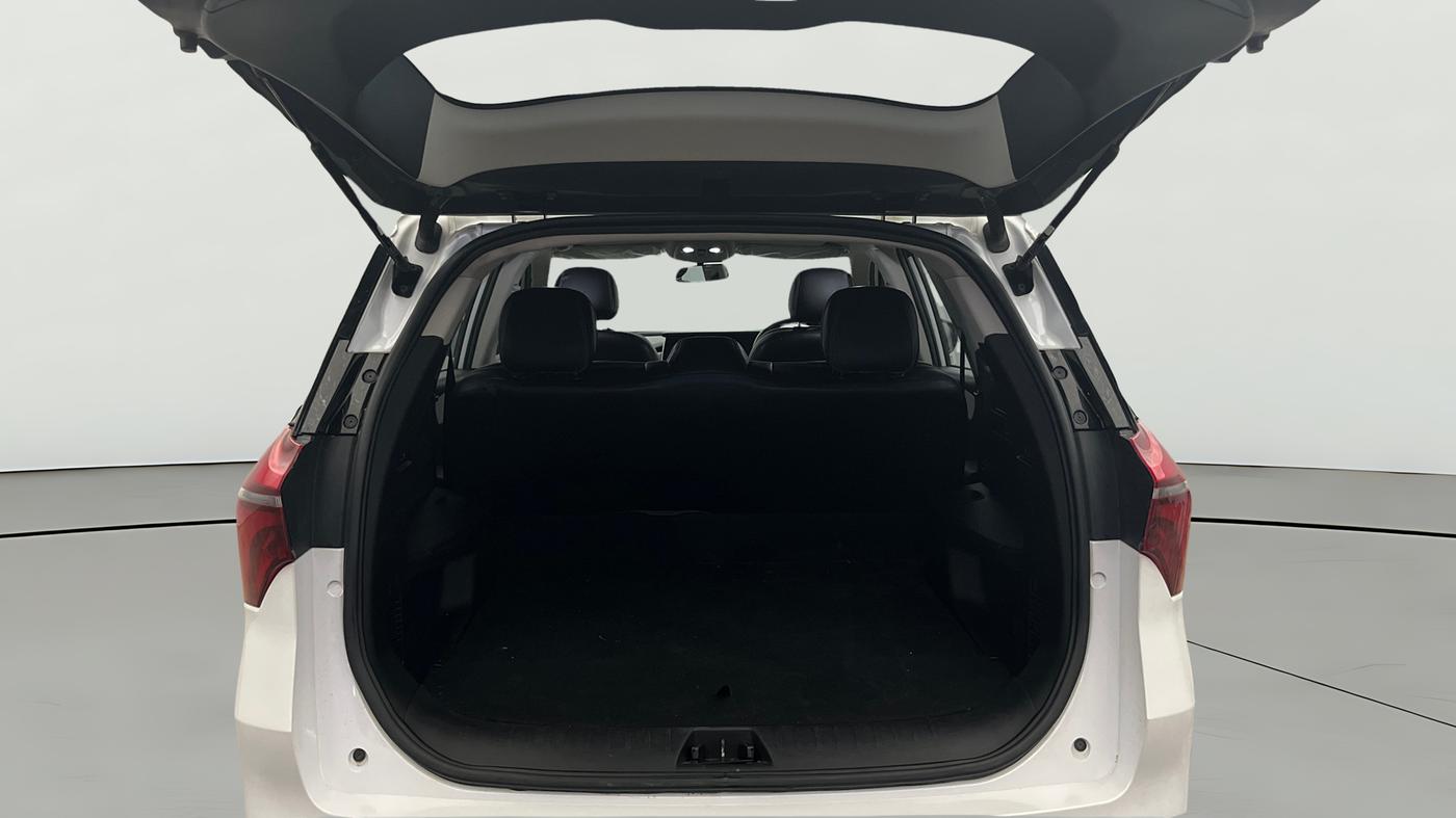 2023 Mahindra XUV700 AX 5 P AT 5 STR, Petrol, Automatic, 11,182 km, Boot Open Zoomed View