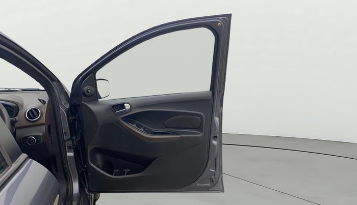 2018 Ford FREESTYLE TITANIUM 1.2 PETROL, Petrol, Manual, 25,841 km, RHS Front Door